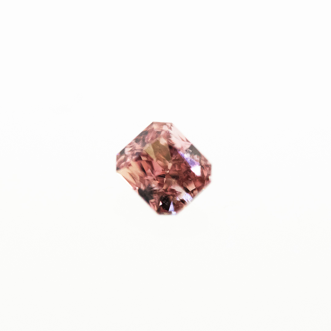 天然ピンクダイヤモンドルース　0.077ct  FANCY INTENSE ORANGY PINK VS-1［CGLソ］